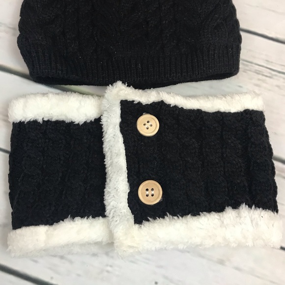 Baby/Toddler Black Hat with Ears Ring Scarf - Picture 4 of 9